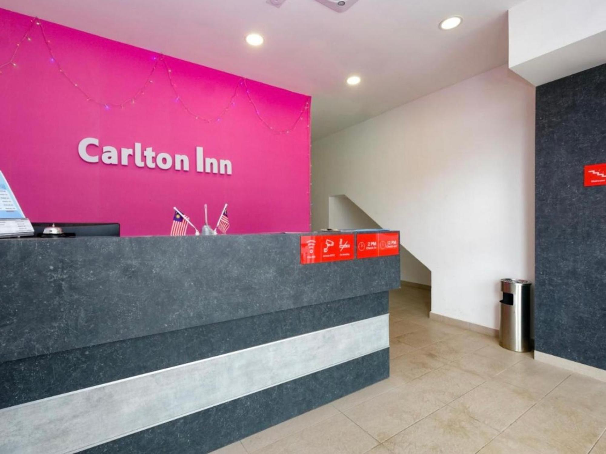 Oyo 89492 Carlton Inn Bukit Ubi Kuantan Luaran gambar